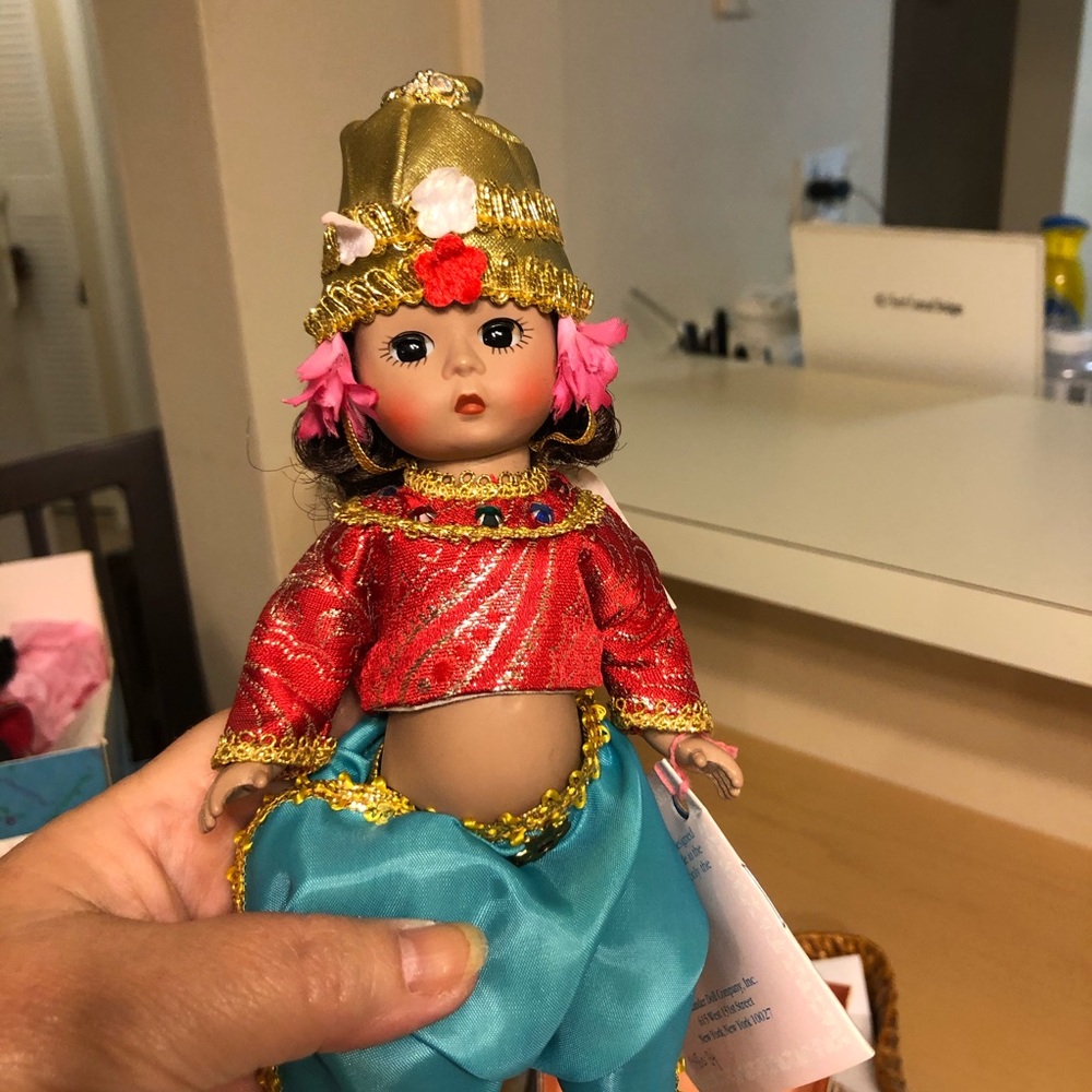 Madame Alexander Thailand 6” Collectors doll